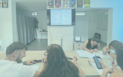 Mesa de trabajo sobre vivienda con jóvenes de PAMA y del Club de Rugby Alcorcón